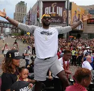 包含克里夫兰骑士训练开放日；窗口期完成体检引欢呼；意大利杯在即；赛季目标并未改变的词条